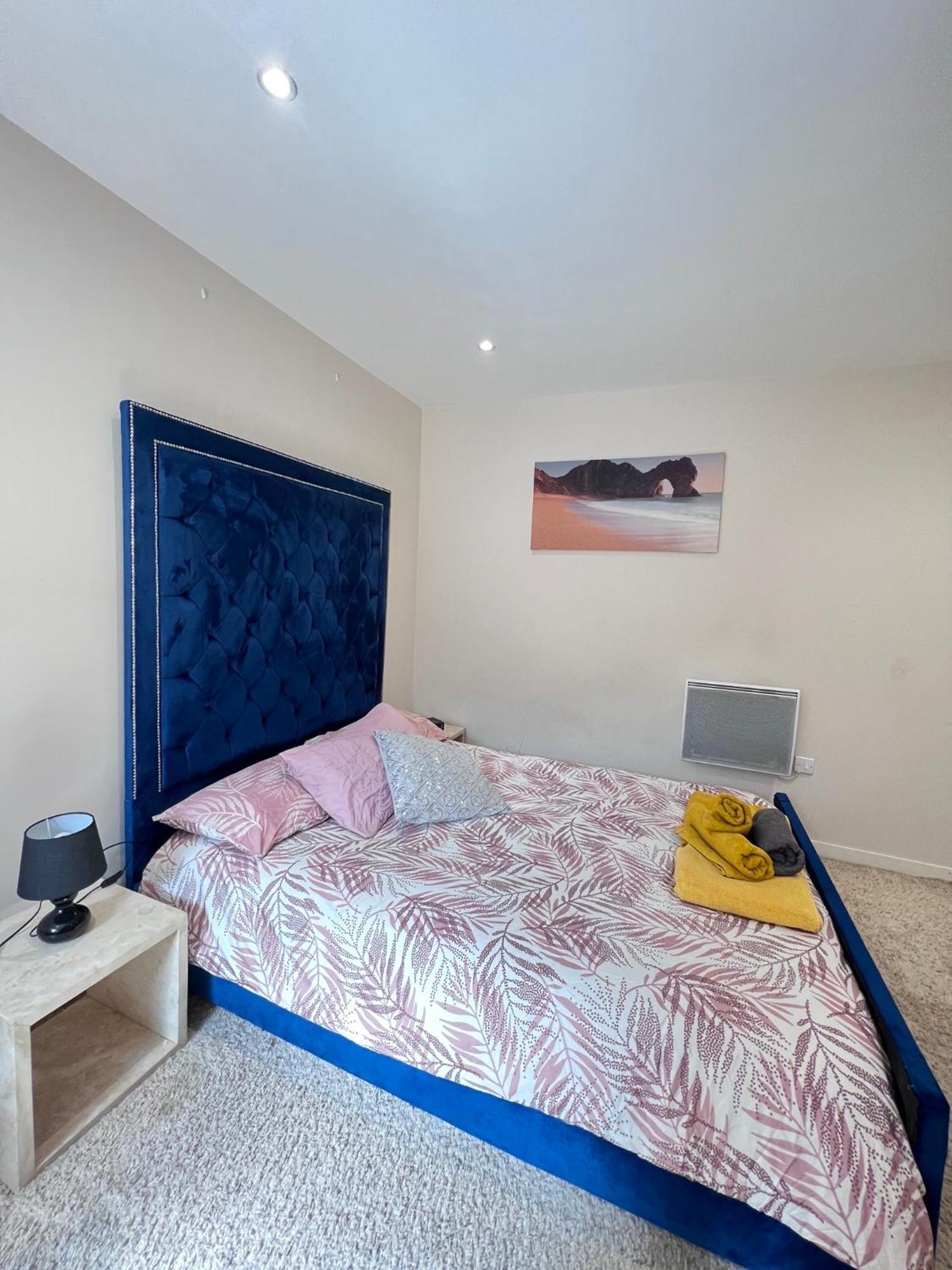 Great City Centre Getaway Apartment 2 Bed Near The Beach And Shopping Area Суонзи Екстериор снимка