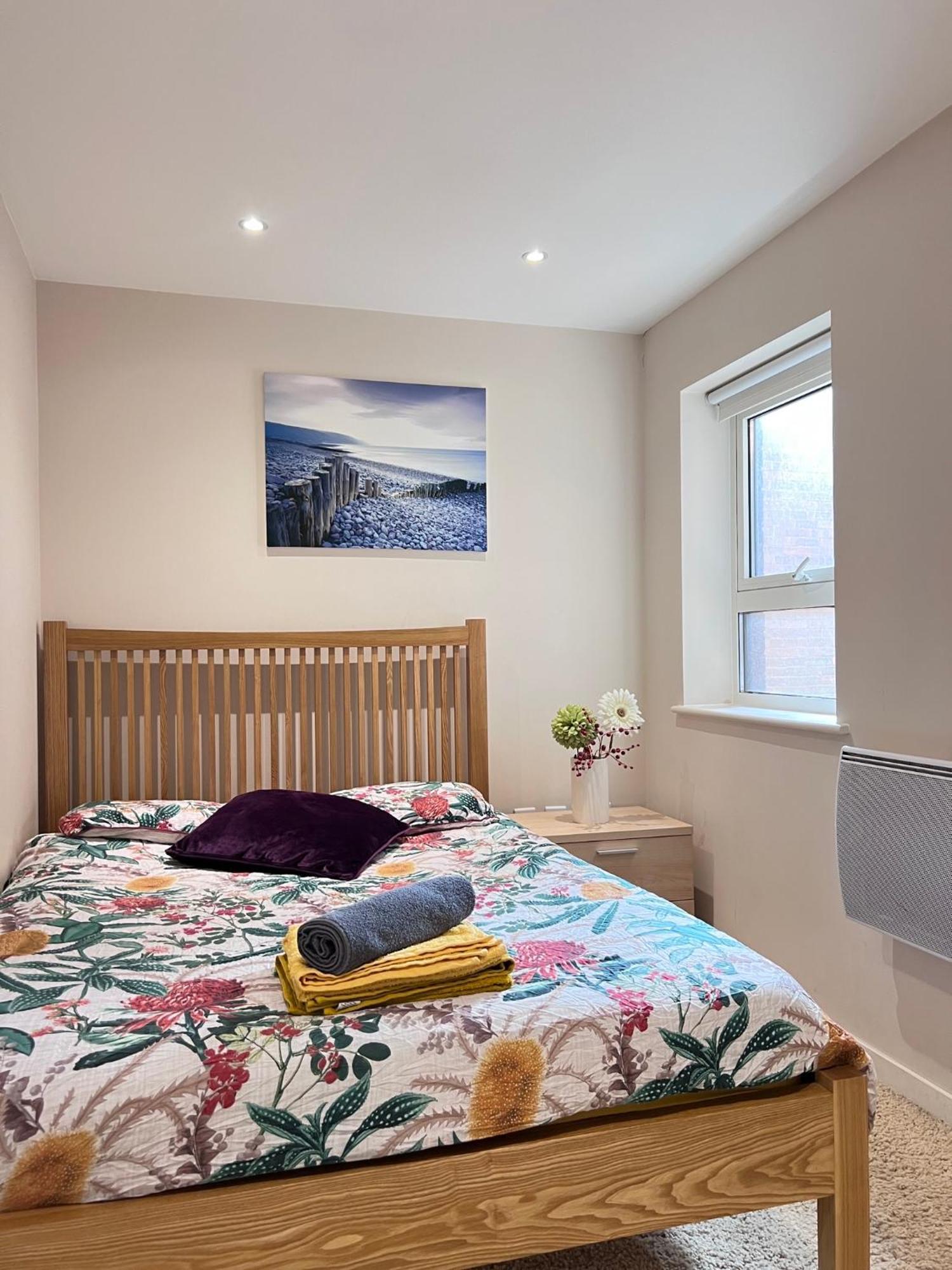 Great City Centre Getaway Apartment 2 Bed Near The Beach And Shopping Area Суонзи Екстериор снимка